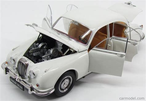 Paragon Models 98313l Scale 118 Daimler 250 V8 Lhd 1967 English White
