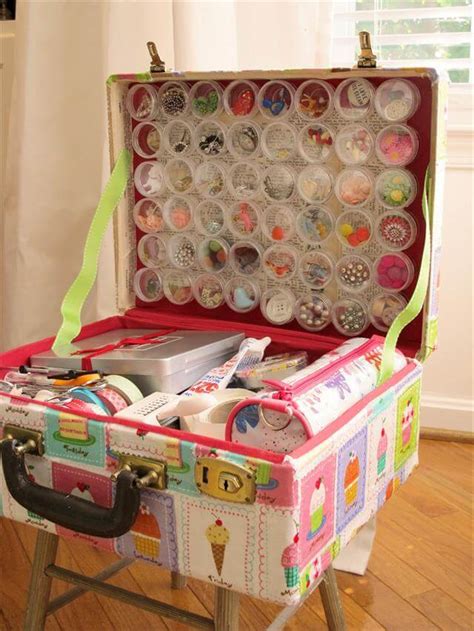 18 Diy Old Suitcase Projects Diy To Make