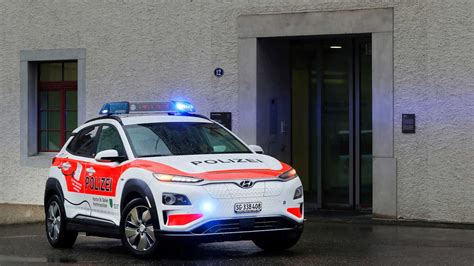 13 Hyundai Kona került a svájci rendőrség kötelékébe! - e-cars.hu