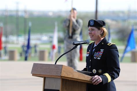 Armys First Female Division Deputy Commander To Lead Americas First