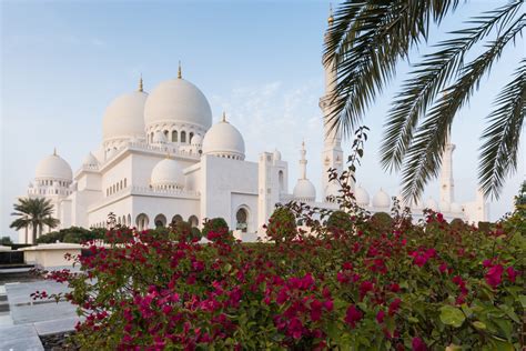 Abu Dhabi's Beauty: Sheik Zayed Grand Mosque, UAE - Luxe ...