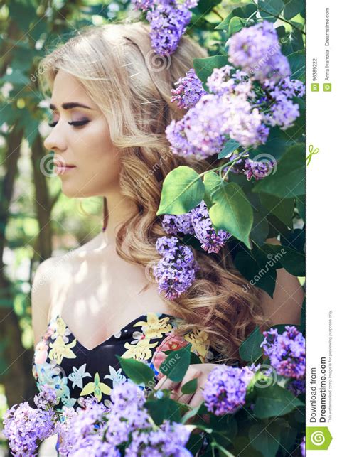 Flowers Girl Stock Photos Download 220622 Images