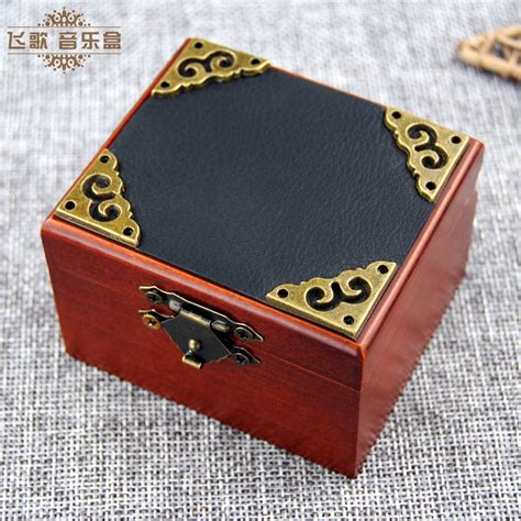 Vintage Classical Hand Operated Type Wooden Mini Music Box Creative