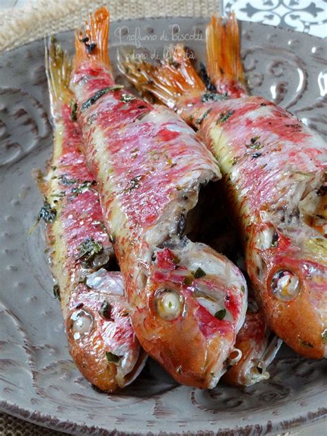 Una ricetta deliziosa, da preparare in pochissimi minuti quella delle triglie fritte, un secondo gustoso attinto direttamente dalla tradizione triglie fritte, la ricetta direttamente dalla tradizione marinara. Triglie al forno - ricetta veloce e semplicissima di mare ...