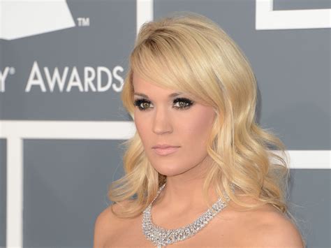 Carrie Underwood Shows Off Her Toned Legs In Pink Shorts In Photo