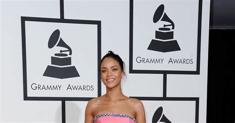 Memorable Grammy Looks Rihanna In Giambattista Valli In 2015 The