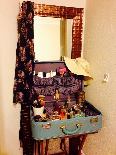 Repurposed Vintage Suitcase As My Vanity Vintage Suitcase Diy