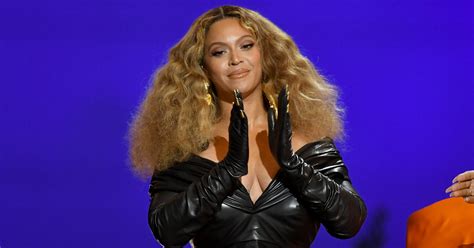 beyonce shows up at 2021 grammys and breaks a record