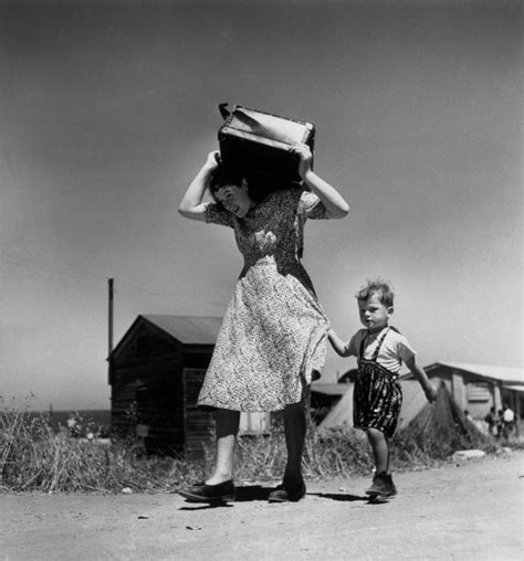 Interpreting Narrative : Robert Capa