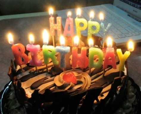 Kue ulang tahun hello kitty selamat ulang tahun untuk anda, hello kitty, hello kitty dan ilustrasi balon, makanan, liburan png. Download Gambar Kue Ulang Tahun Dan Ucapannya - Koleksi ...