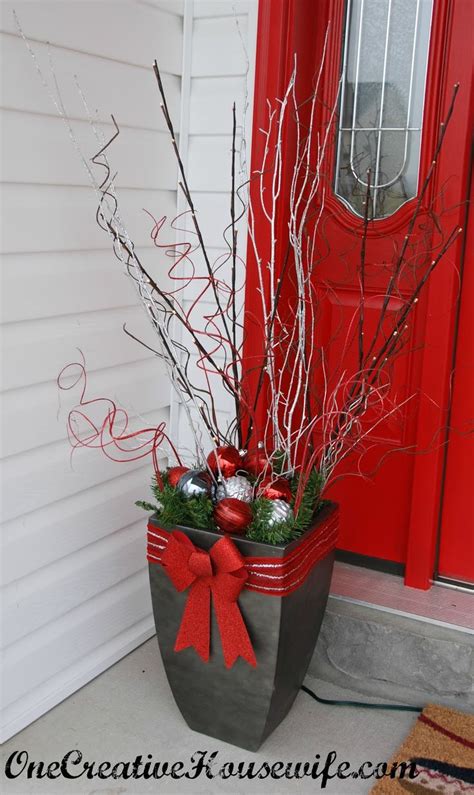 But once those are taken care of, you'll want to turn your attention to the outside of your home. Top 40 Christmas Door Decoration Ideas From Pinterest ...