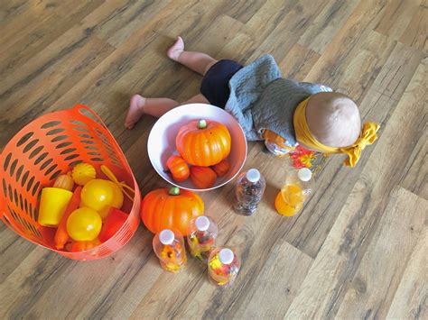 Fall sensory play | Baby play, Toddler play, Sensory play