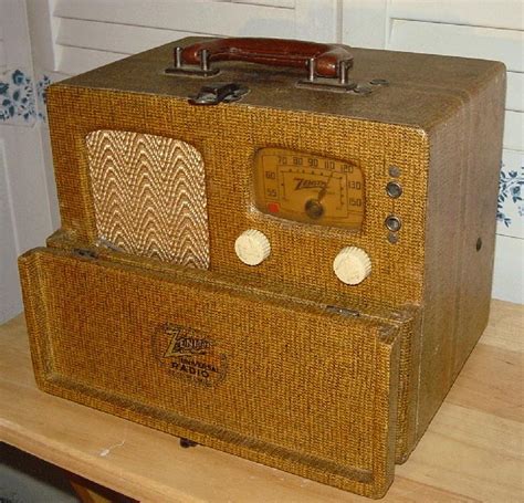 Zenith Model 5 G 401 Portable Radio 1940