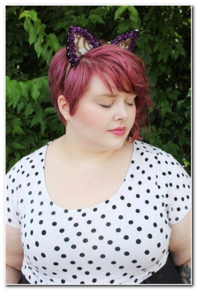 The hairstyle suits best on women who have long hair. Plus Size Hairstyles | Best Hairstyles for Plus Size Women