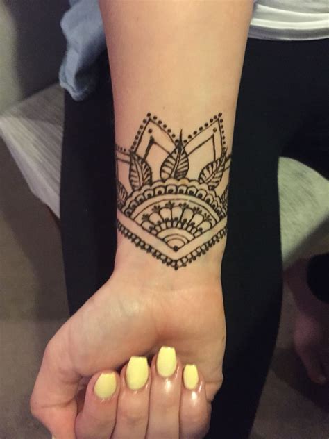 Simple Wrist Henna Design Wrist Henna Henna Tattoo Designs Hand Henna