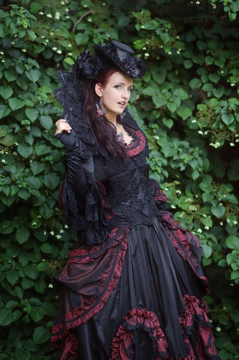 Stock Baroque Lady Pose Gothic Red Black Side By S T A R Gazer On