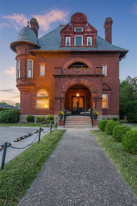 1890 Queen Anne For Sale In Richmond Kentucky — Captivating Houses