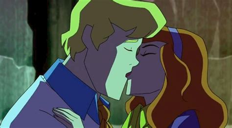 Fraphne Kissing Couple Cartoon Cartoon Shows Cartoon Art Daphne