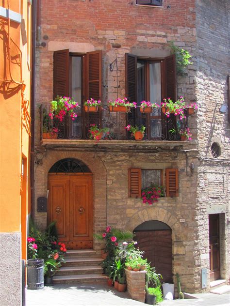 Flower Towns In Italy Gardening Flower And Vegetables