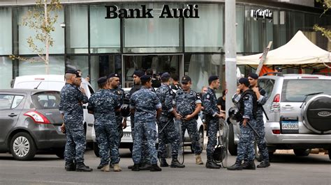 Lebanons Banks Reopen After 2 Week Closure The Media Line