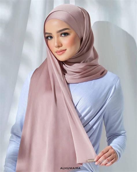 photo by malaysia s best hijab brand on may 27 2020 may be an image of 1 person and text that