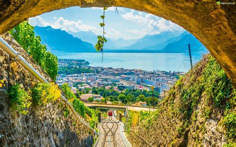 Zdjęcie Szwajcaria Kanton Vaud Vevey Góry Alpy Jezioro Genewskie Domy