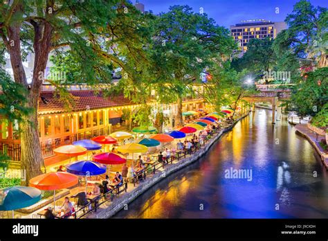 San Antonio Riverwalk Night Hi Res Stock Photography And Images Alamy