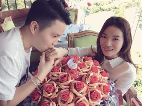 Start using your malaysian ringgit debit card abroad. Malaysian Boyfriend Proposes With Flowers Made Out Of ...