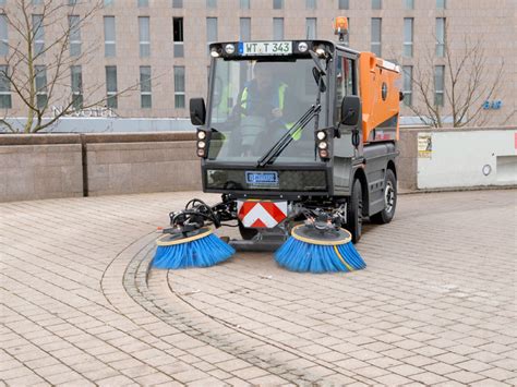 2 And 3 Brush Machine And 2 And 3 Brush Machine Swingo 200 City Sweeper