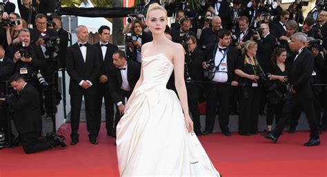 Vanity Fair France On Twitter Elle Fanning La R V Lation Mode Du E Festival De Cannes Https