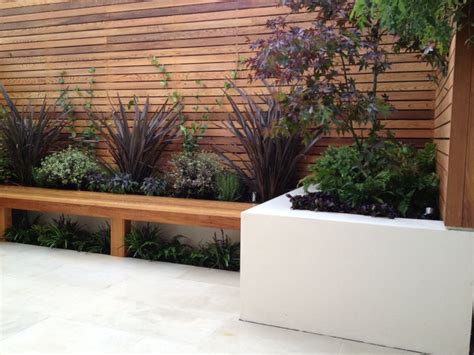 Lots of higher level plants. Designing small gardens in London - 10 Tips for Success ...