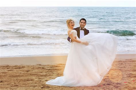 Florida gulf beach weddings provides beautiful and affordable tampa florida destination beach wedding packages for all beach locations in pinellas county, sarasota county, manatee county and tampa bay. Perth Beach Wedding Venues - Beach Wedding Ideas