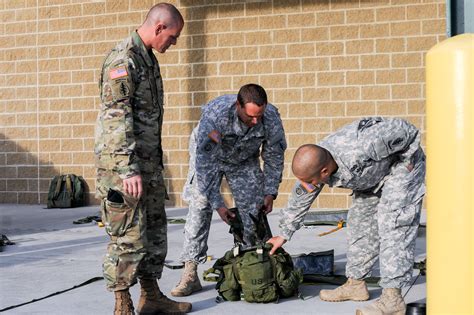 7th Group Soldiers Prepare For Jumpmaster Course Article The United