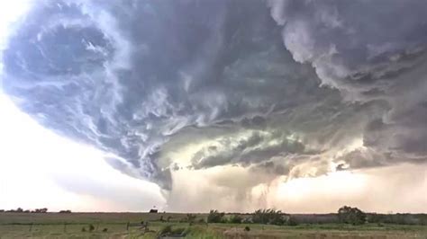 6 Amazing Images Of Tornado And Storm Clouds Youtube