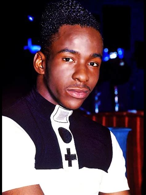 Pin By Fatema Aries On Ne4life Bobby Brown 90s Hairstyles Vintage Men