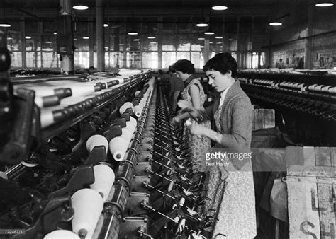Teenage Girls At Work Spinning Cotton At The Lily Mill In Shaw