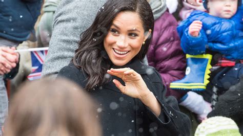 Pregnant Meghan Markle Will Get A Good Luck Henna Tattoo On Her Hand