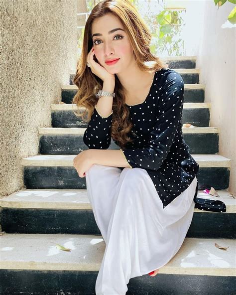 Nawal Saeed Exudes Elegance In Her Latest Fashion Shoot Hd Phone