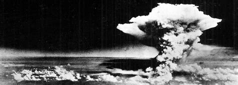 An atomic bomb was used containing more power than 12,000 tons of tnt and producing more than 2,000 times the blast of the most powerful bomb ever dropped before was dropped on the city of hiroshima, killing an. BBC iWonder - Was it right to bomb Hiroshima?
