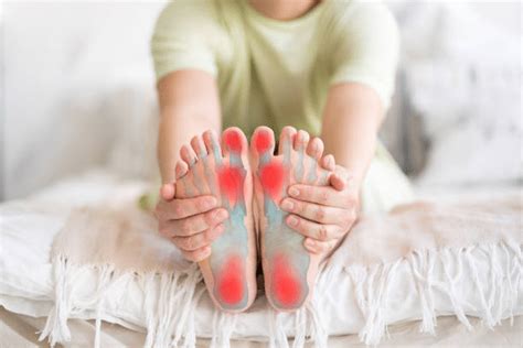 Suffering With Plantar Fasciitis Heel Pain Symptoms And Treatment