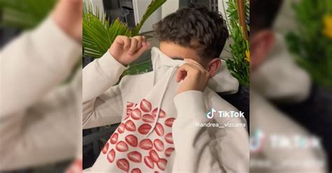 Were Totally In Love With The Kiss Hoodie Diy Trend From Tiktok