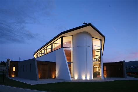 Wanaka Catholic Church Sarah Scott Architects Ltd Archdaily
