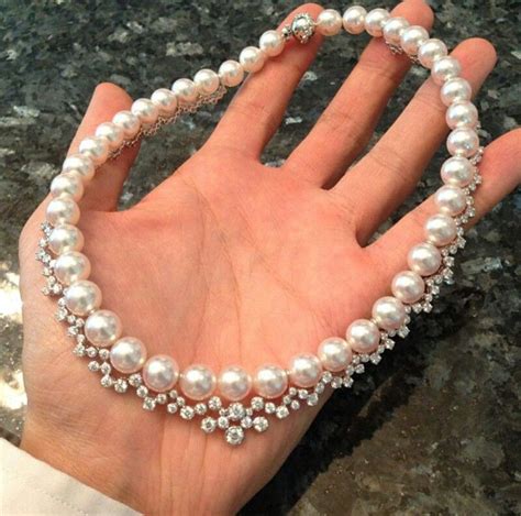 Pin By Lacie Crow On Jewelry Pearl Necklace Designs Pearl And