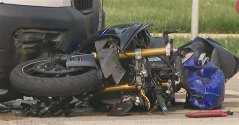 Motorcyclist Killed After Striking Pace Bus In Scottsdale Cbs Chicago
