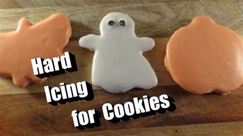 Heat melts frosting, making decorating more difficult and preventing the icing from hardening. Hard Icing for Sugar Cookies Recipe - EASY! Make it ...