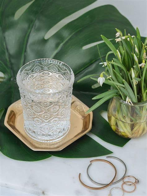 Genau wie bei ihren anderen kindern ist der richtige fütterungsplan ein muss für einen welpen. Richtig trinken lernen - Wann, wie und wie viel Wasser ist ...