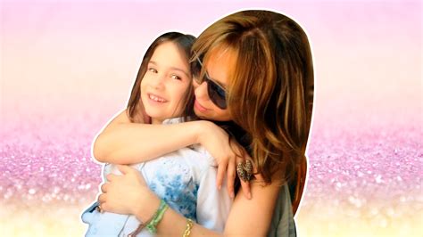 Thalía Celebra En Grande A La Niña Que Le Cambió La Vida Su Hija Sabrina Sakaë Univision