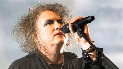 The Cures Robert Smith Persuades Ticketmaster To Partially Refund Unduly High Fees Ents