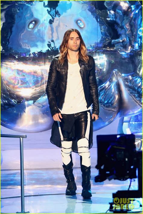 Leto formed the rock band thirty seconds to mars in 1998 in los angeles, california with his brother shannon. Celeb Diary: Jared Leto & 30 Seconds to Mars @ 2013 MTV ...