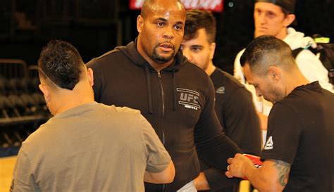 Ex Ufc Champ Daniel Cormier Raising Funds For Youth Wrestling